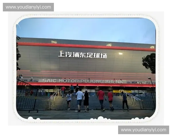 围绕上海城市魅力展开的精彩足球赛事激情点亮申城夜空热力盛放中